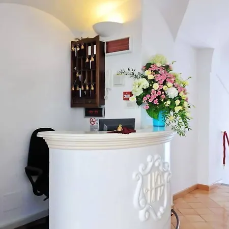 L'ancora Hotell 4*