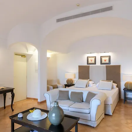 L'ancora Hotell 4*