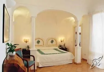 Otel L'ancora 4*